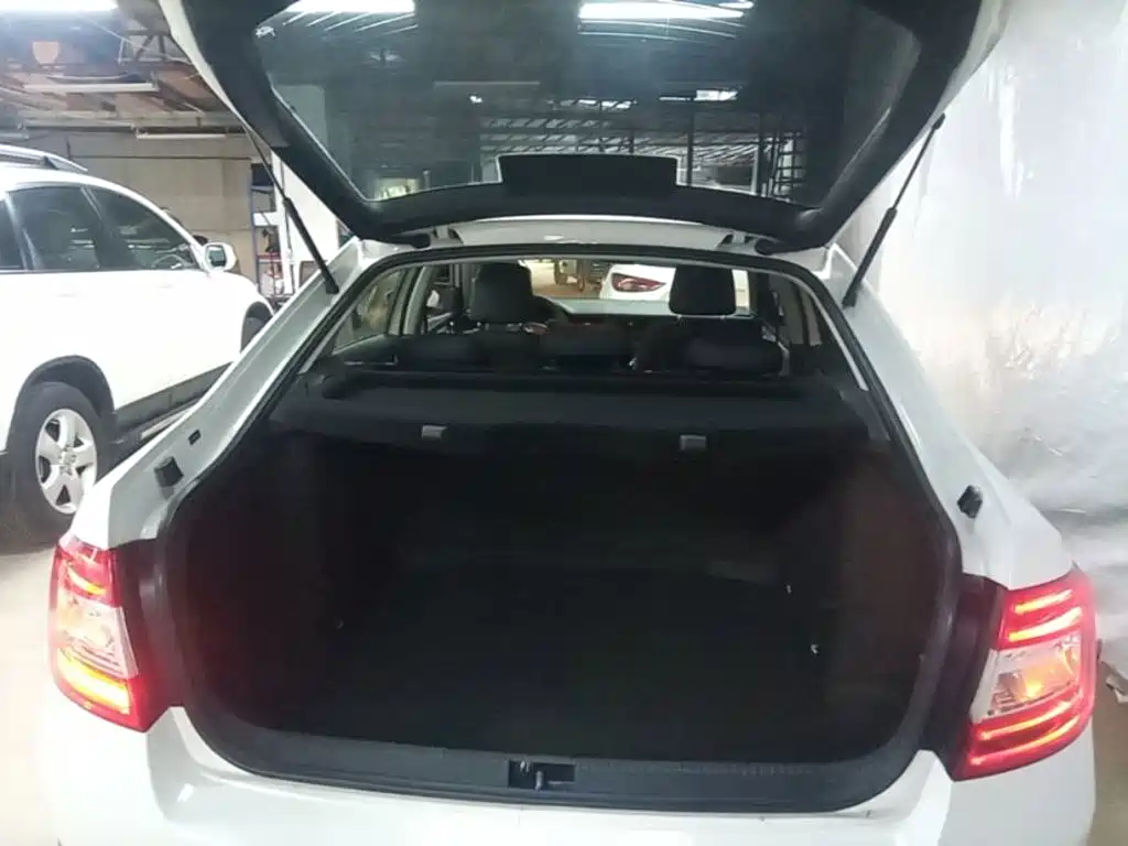 Skoda Octavia 2015 — фото 19