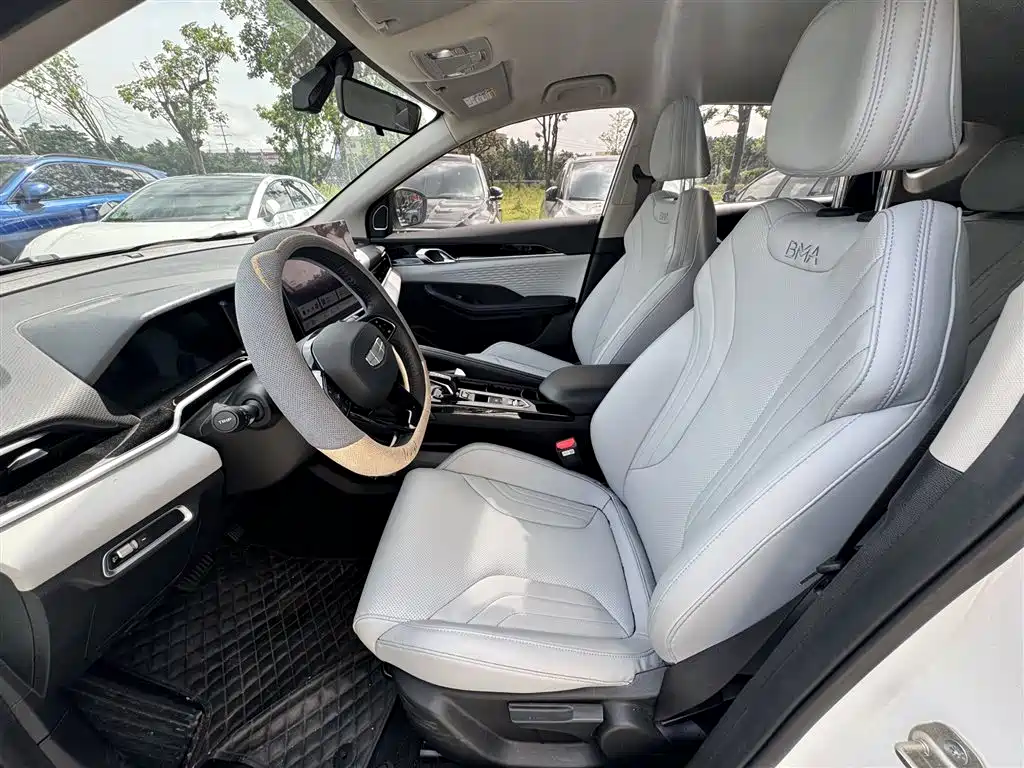 Geely Binyue 2025