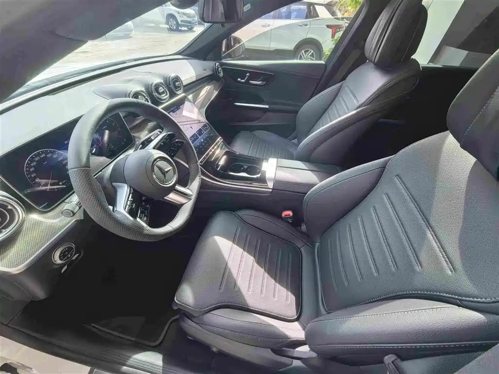 Mercedes-Benz C-Class 2025