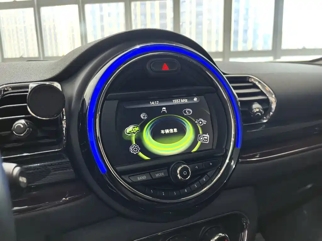 MINI Clubman 2017 — фото 8