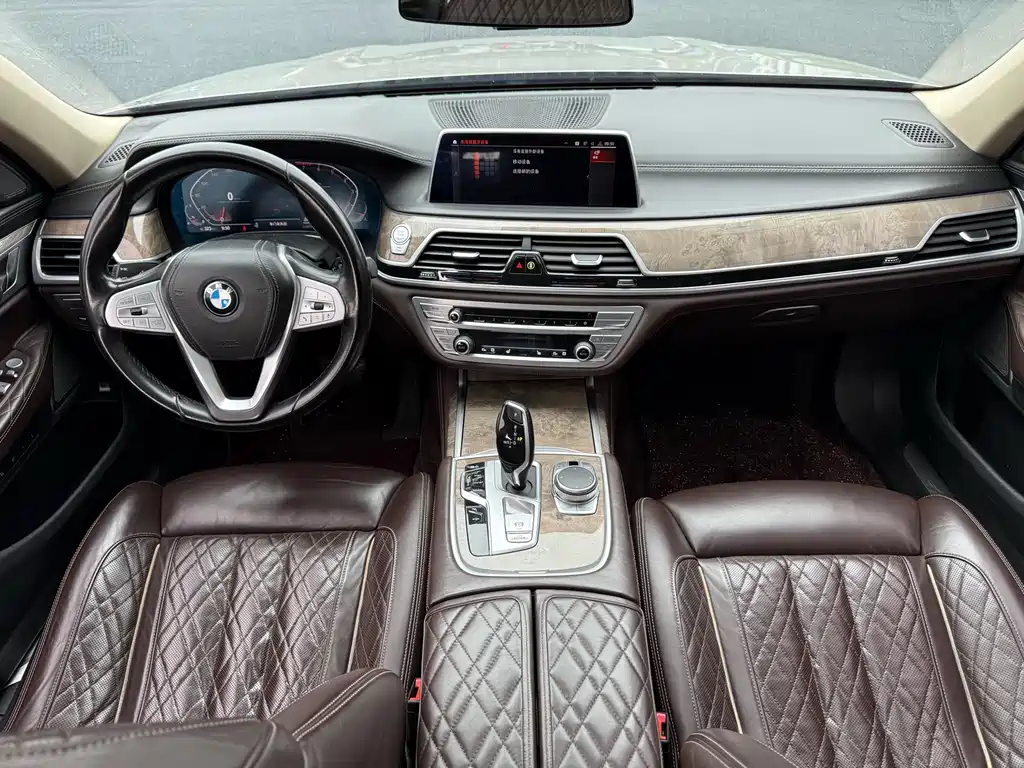 BMW 7 Series 2019 — фото 8