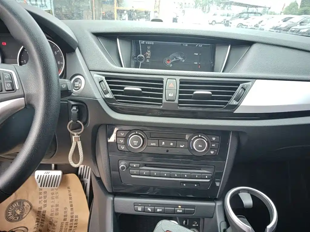 BMW X1 2015 — фото 13
