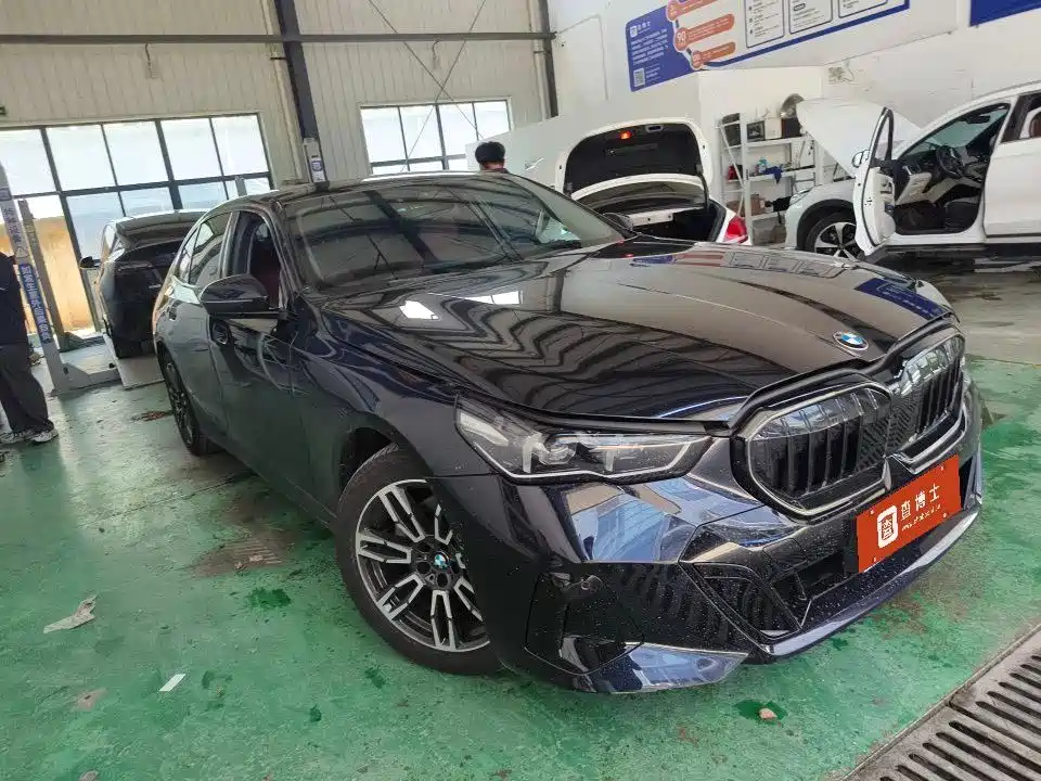 BMW 5 Series 2025