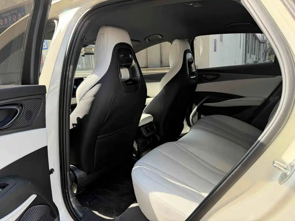 BYD Seal 06 2025 — фото 15