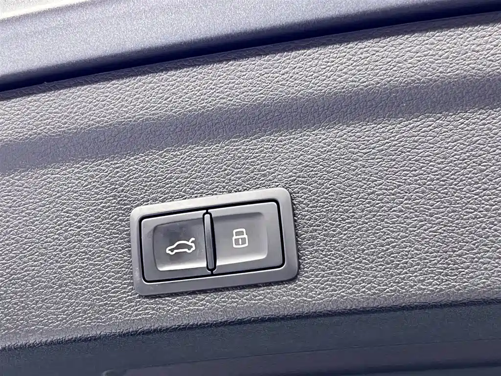 Audi Q3 Sportback 2023 — фото 10