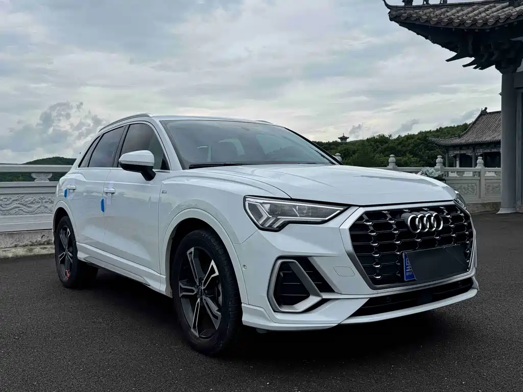 Audi Q3 2021
