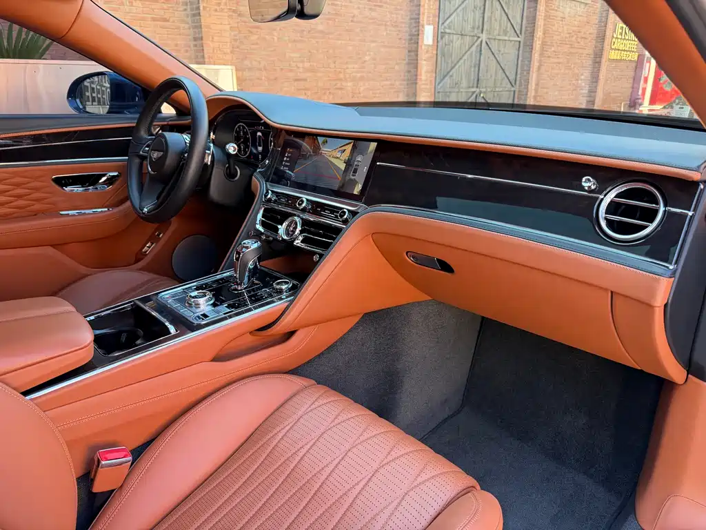 Bentley Flying Spur 2020 — фото 9