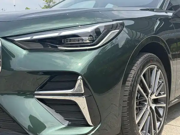 Geely Emgrand 2025