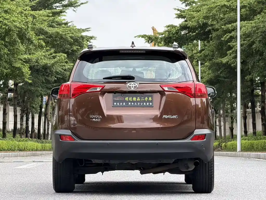 Toyota RAV4 2016 — фото 3