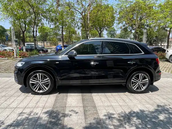 Audi Q5L 2020