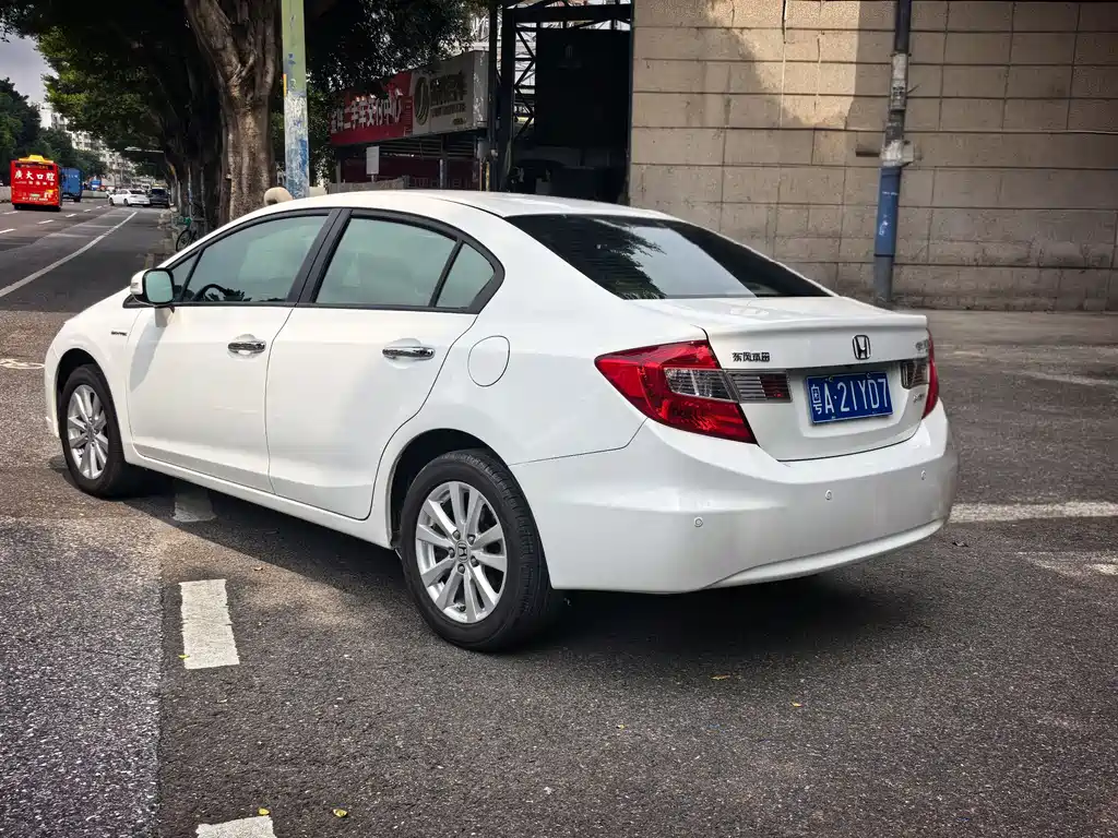 Honda Civic 2013 — фото 14