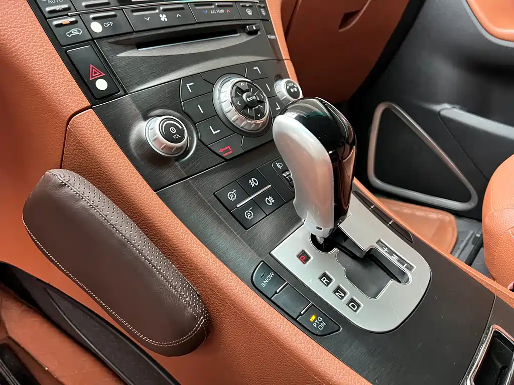 Luxgen Big 7 SUV 2014 — фото 22