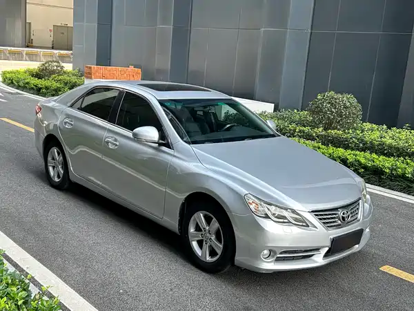 Toyota Reiz 2011