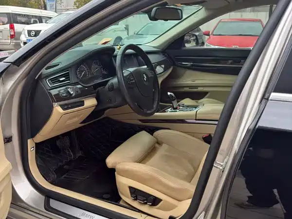 BMW 7 Series 2011
