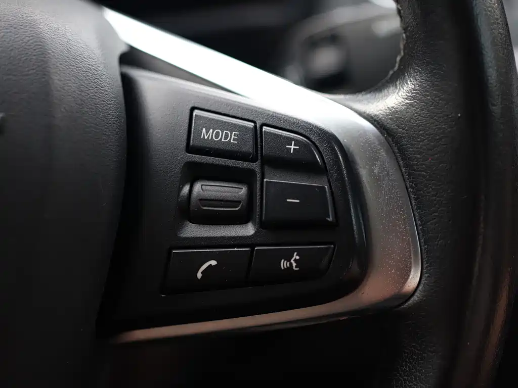 BMW 1 Series 2018 — фото 14