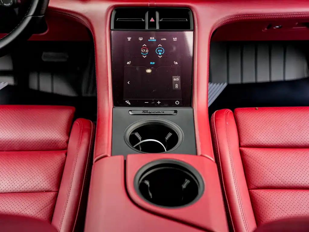 Porsche Taycan 2021 — фото 13