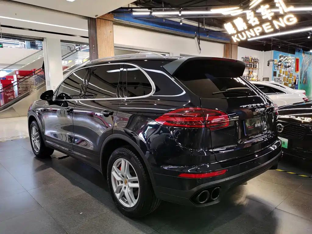 Porsche Cayenne 2015 — фото 3