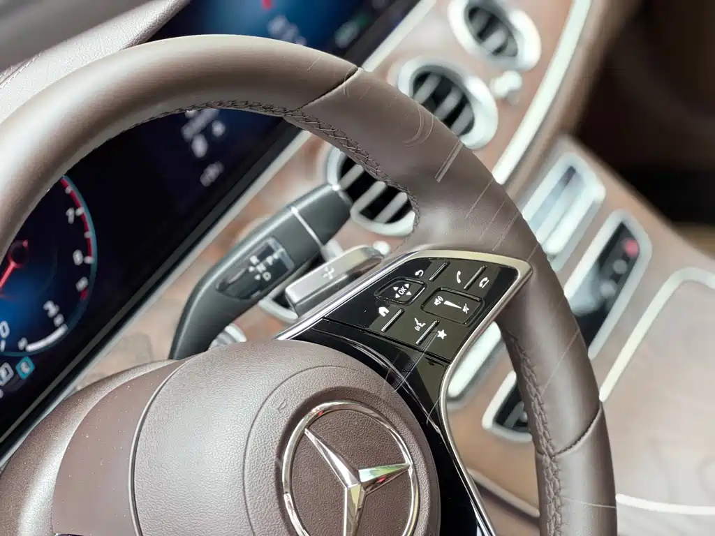 Mercedes-Benz E-Class 2021 — фото 15