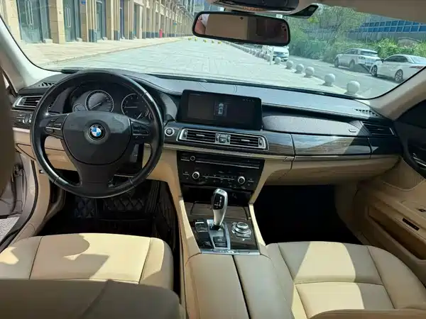 BMW 7 Series 2012