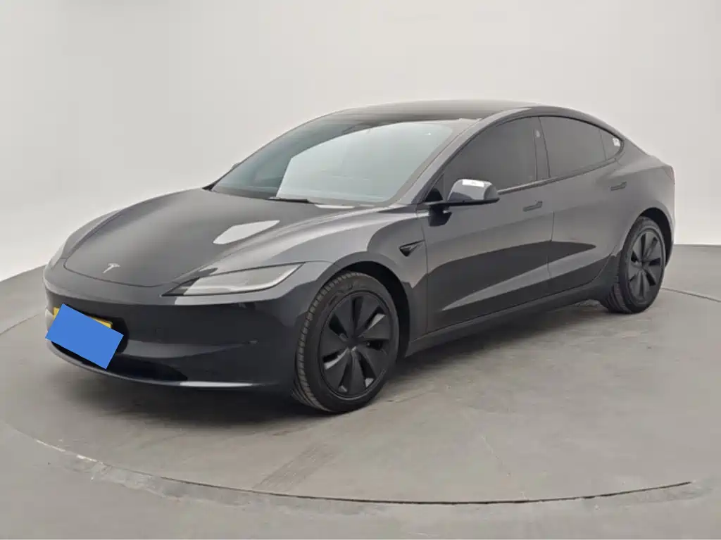 Tesla Model 3 2025 — фото 1