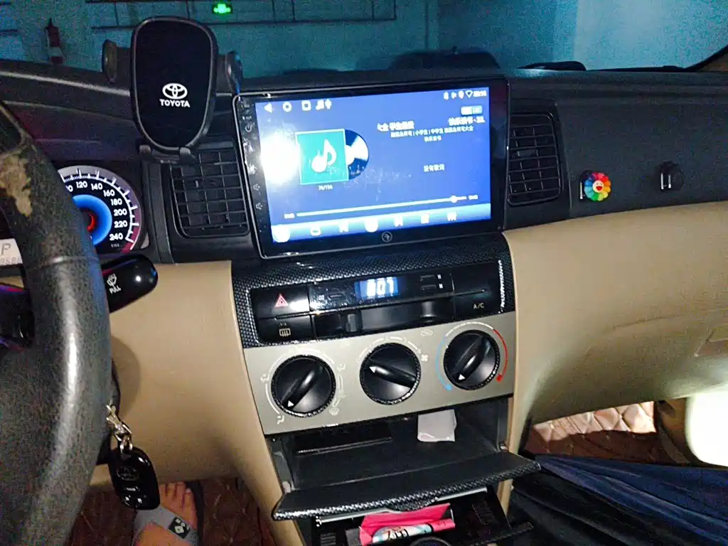 Toyota Corolla 2015 — фото 14