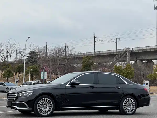 Mercedes-Benz E-Class 2022