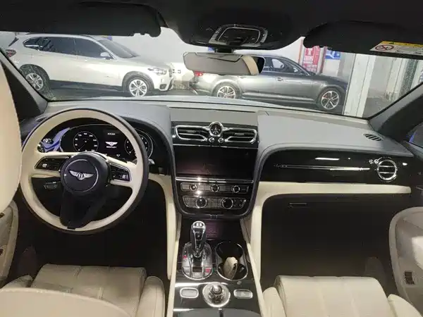 Bentley Bentayga 2023
