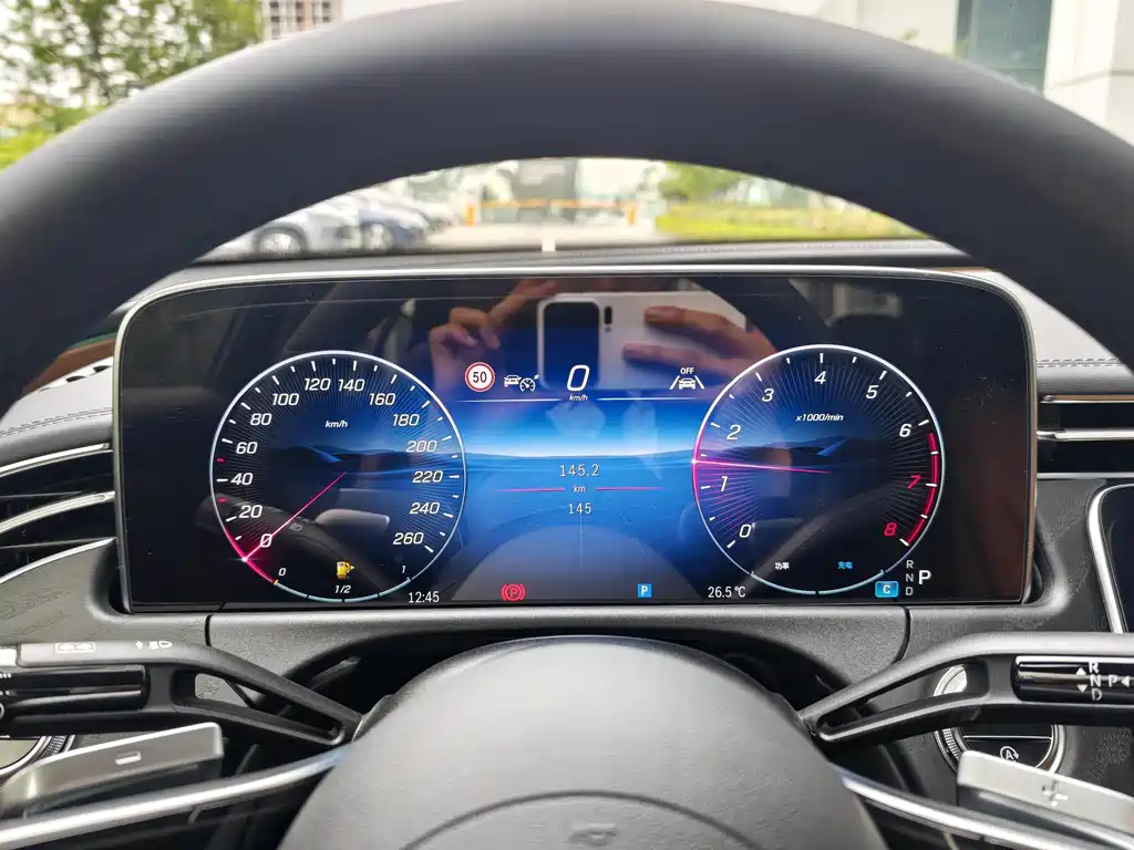 Mercedes-Benz E-Class 2025 — фото 16