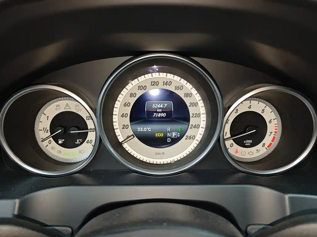 Mercedes-Benz E-Class 2015 — фото 12