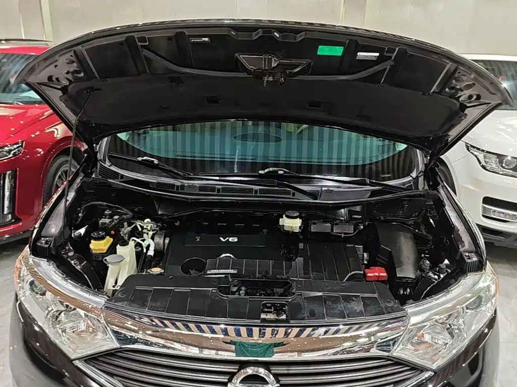 Nissan Quest 2015 — фото 20