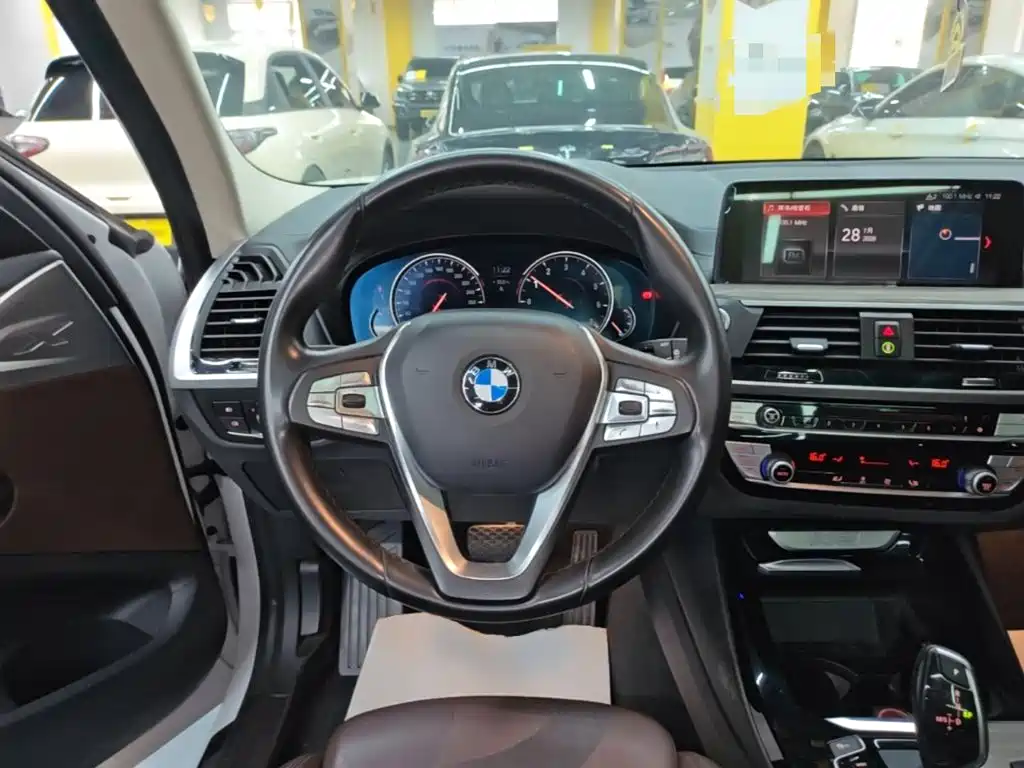 BMW X3 2018 — фото 11
