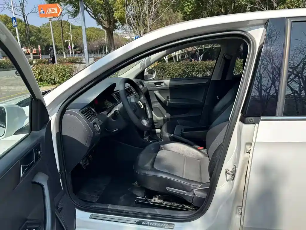 Volkswagen Sagitar 2014