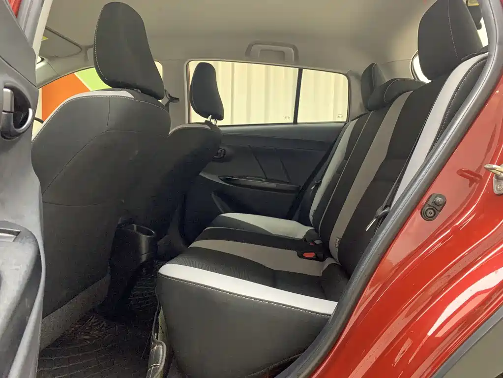 Toyota Yaris L 2022
