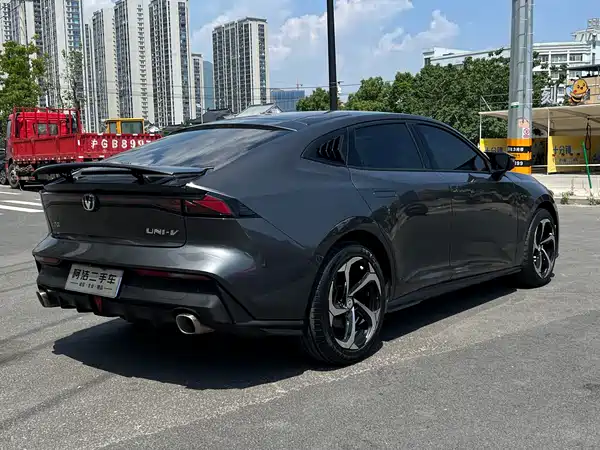 Changan UNI-V 2022