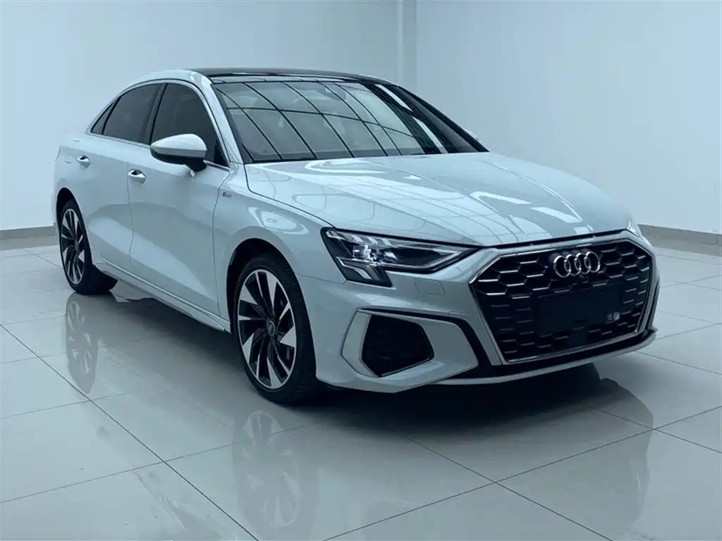 Audi A3 2023 — фото 2