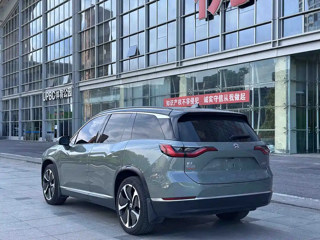NIO ES8 2022