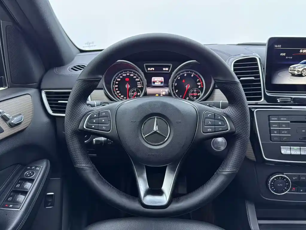 Mercedes-Benz GLE 2019 — фото 16