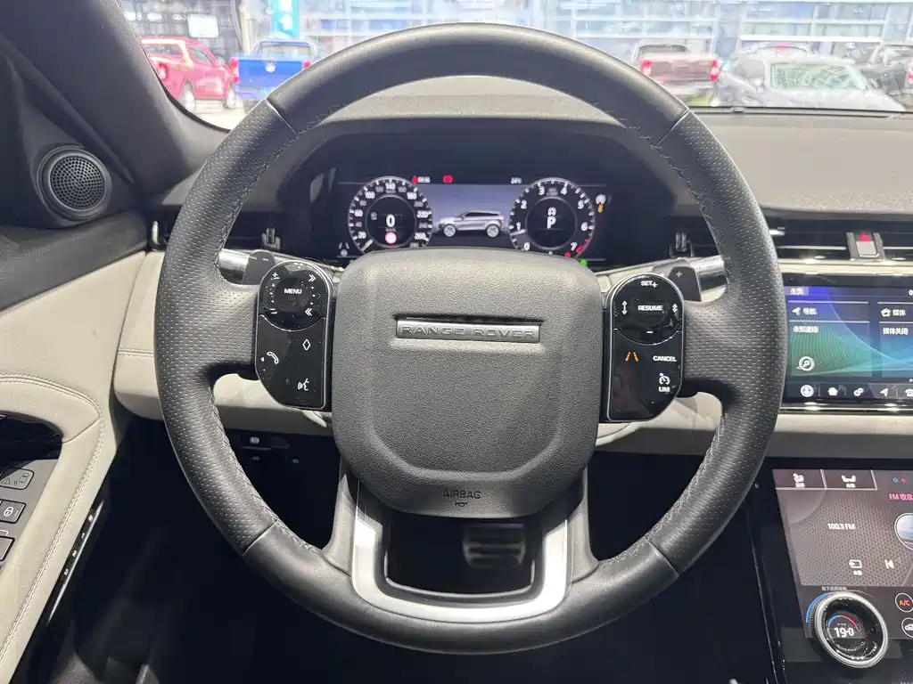 Land Rover Evoque 2021 — фото 7