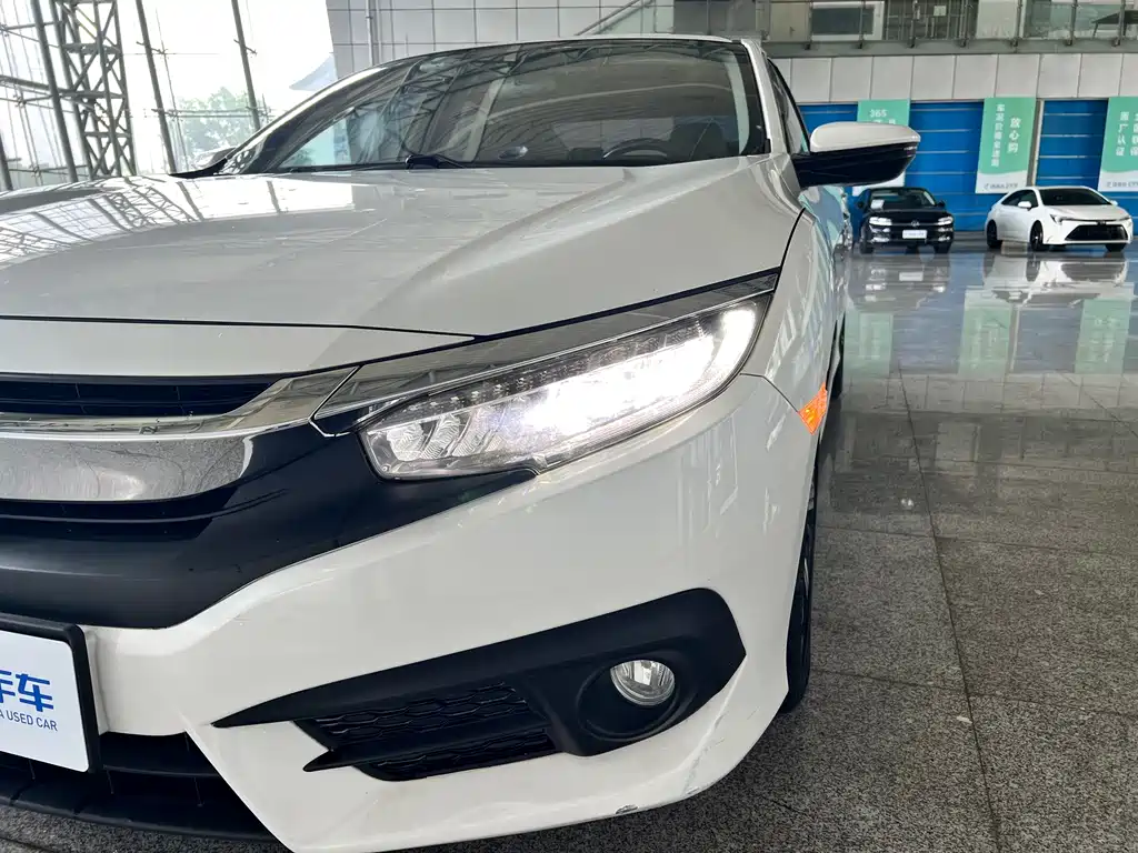 Honda Civic 2018 — фото 14