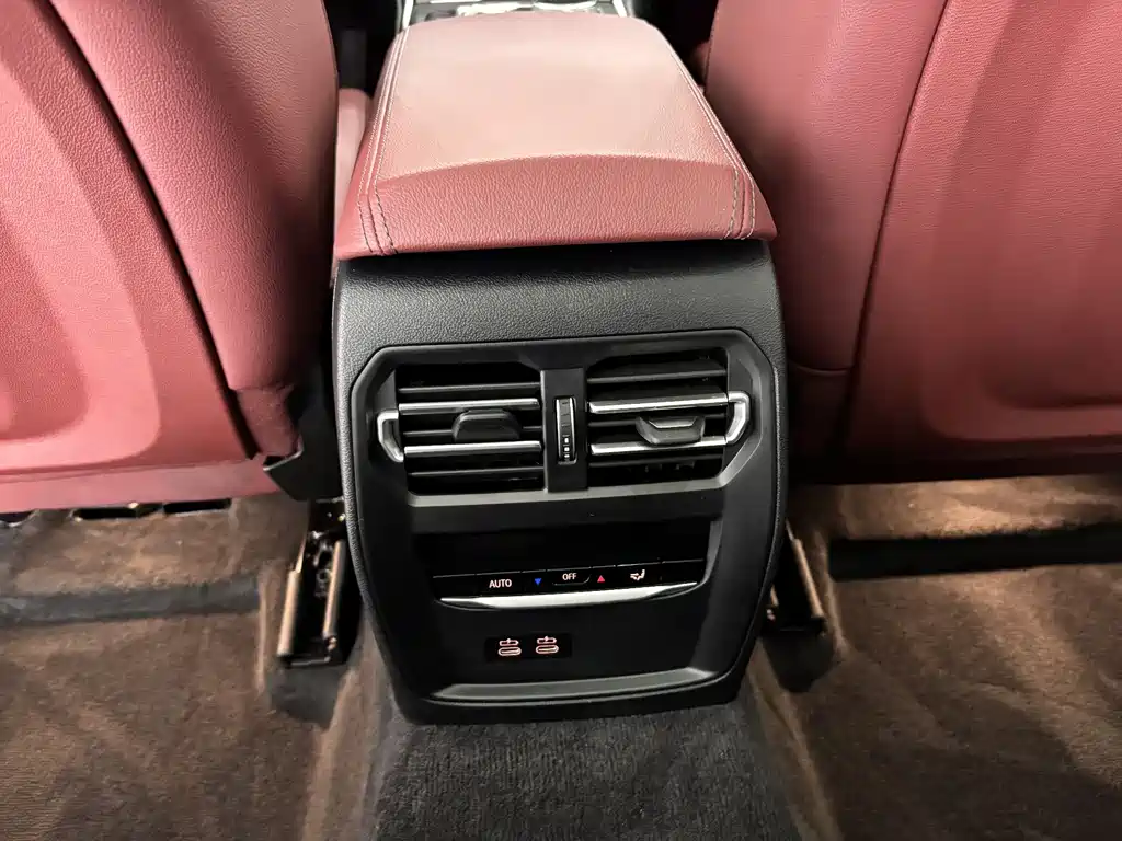 BMW 3 Series 2025 — фото 19