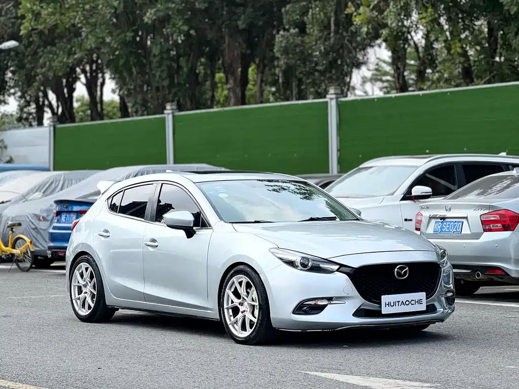 Mazda 3 Axela 2018 — фото 3