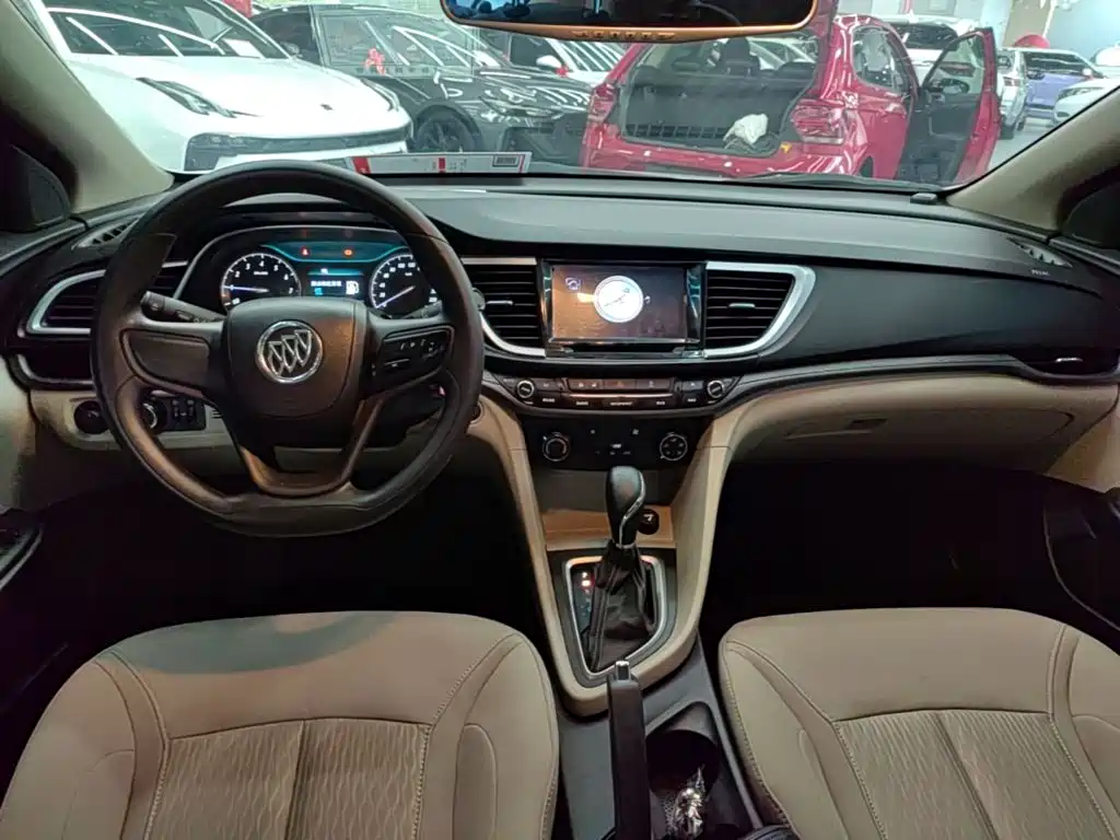 Buick Excelle 2015 — фото 10