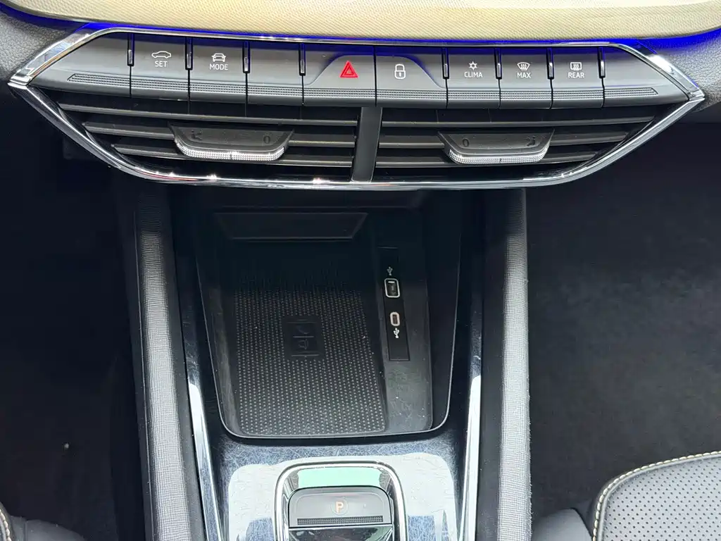 Skoda Octavia 2023 — фото 14
