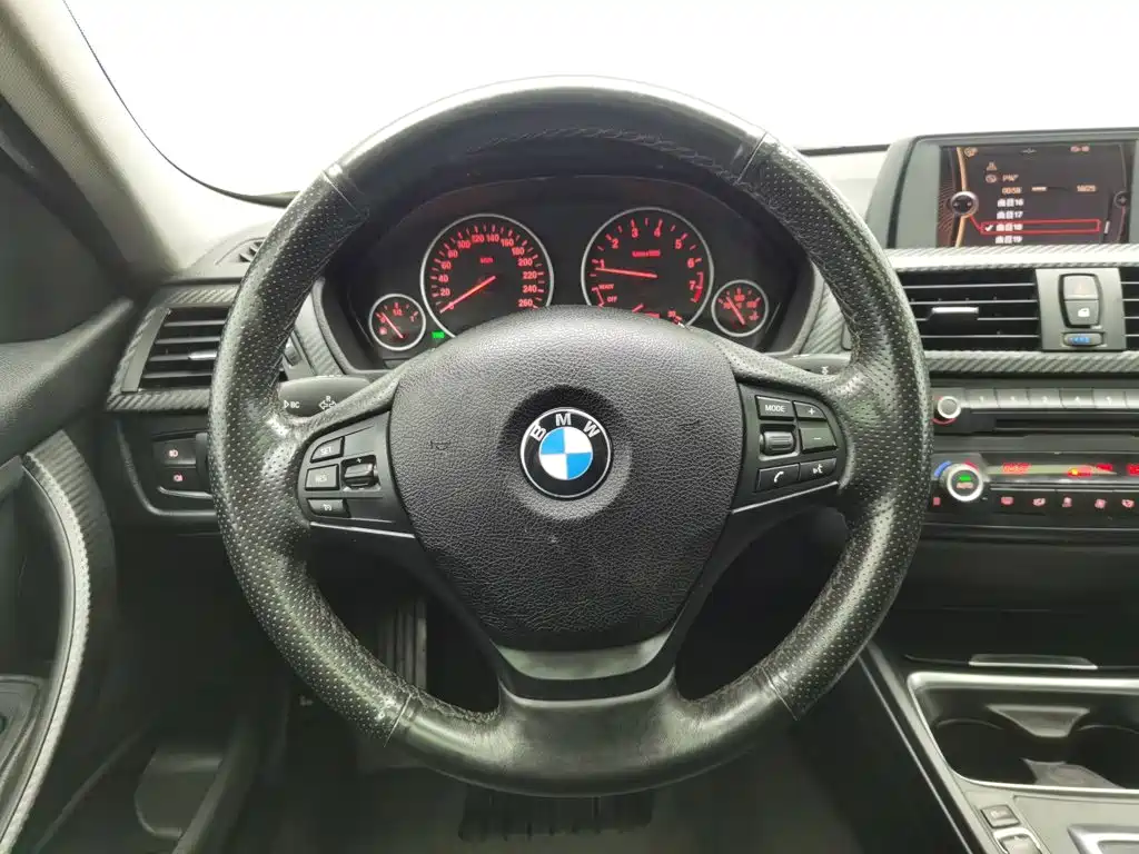 BMW 3 Series 2014 — фото 11