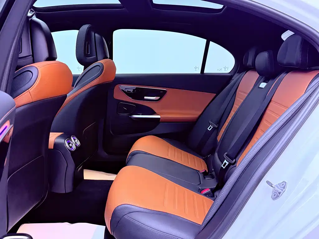 Mercedes-Benz C-Class 2023 — фото 17