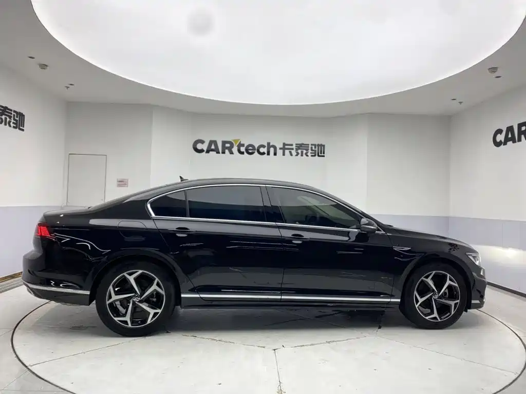 Volkswagen Magotan 2024