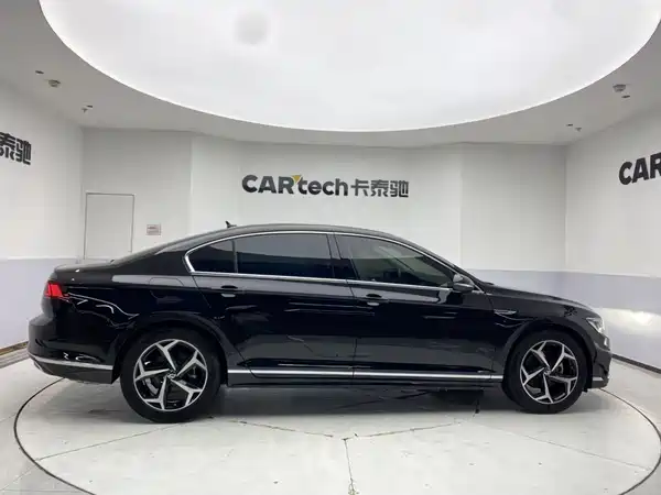 Volkswagen Magotan 2024