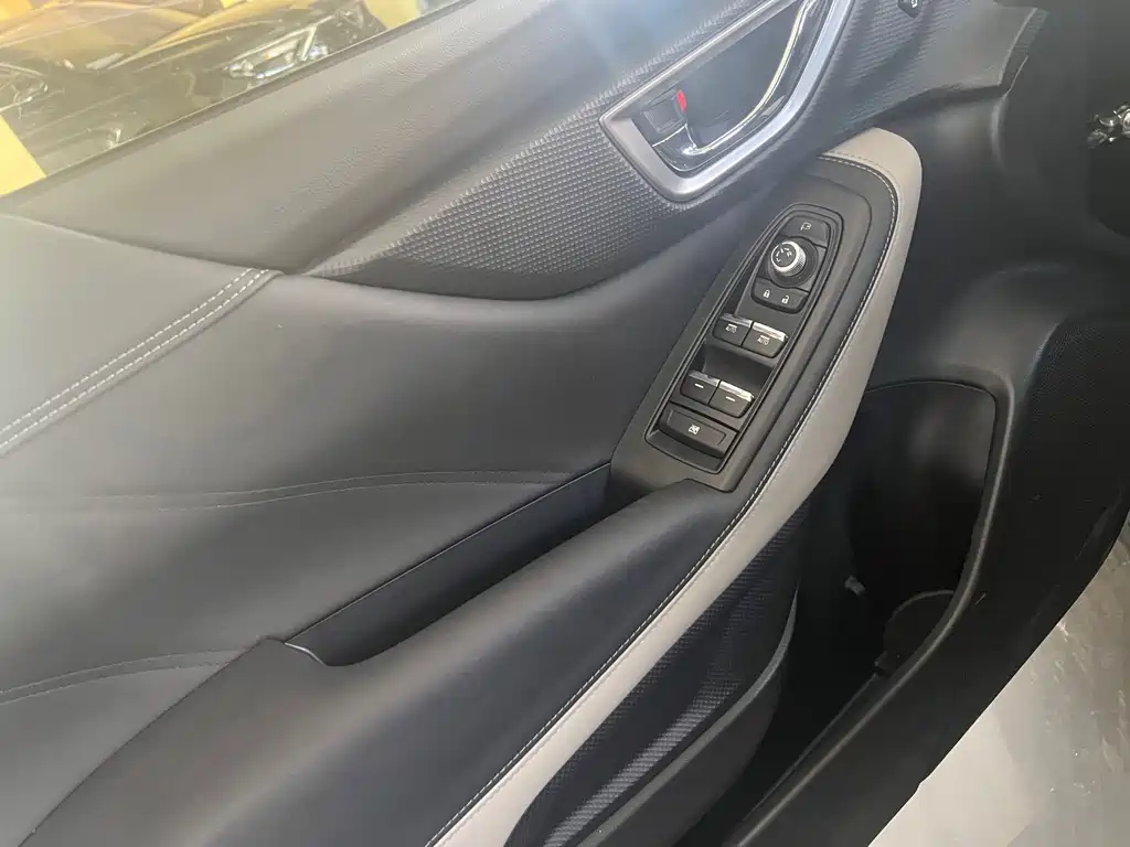 Subaru Forester 2023 — фото 13