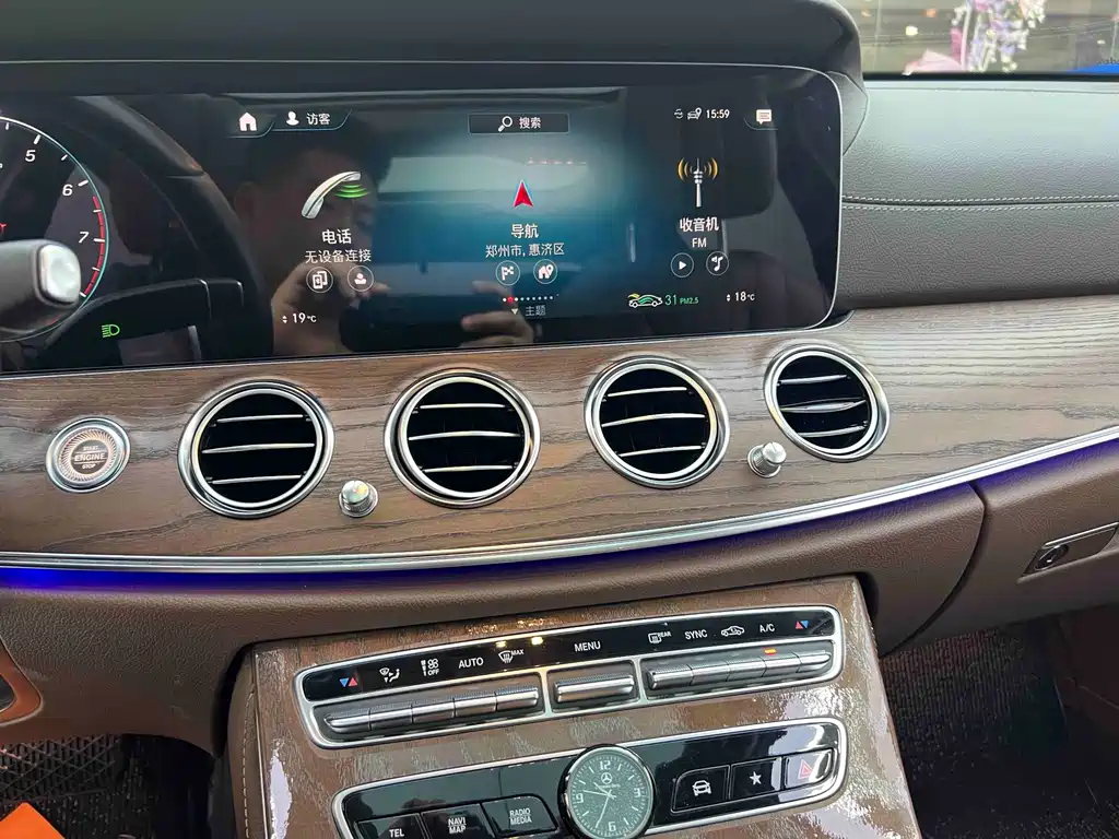 Mercedes-Benz E-Class 2023 — фото 10