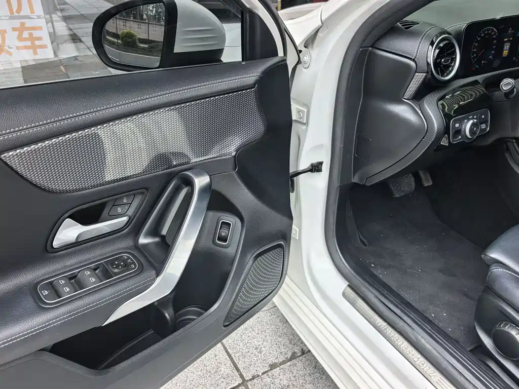 Mercedes-Benz A-Class 2021 — фото 10